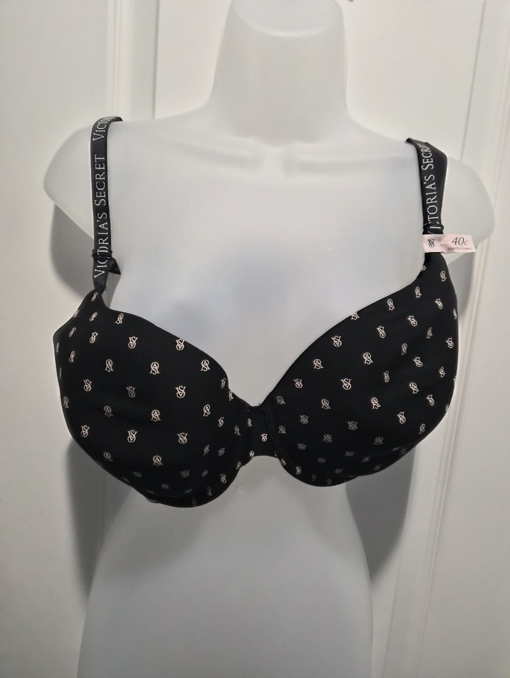 Victoria Secret Size 40C NWT Cute Black Bra See All Pictures Brand New